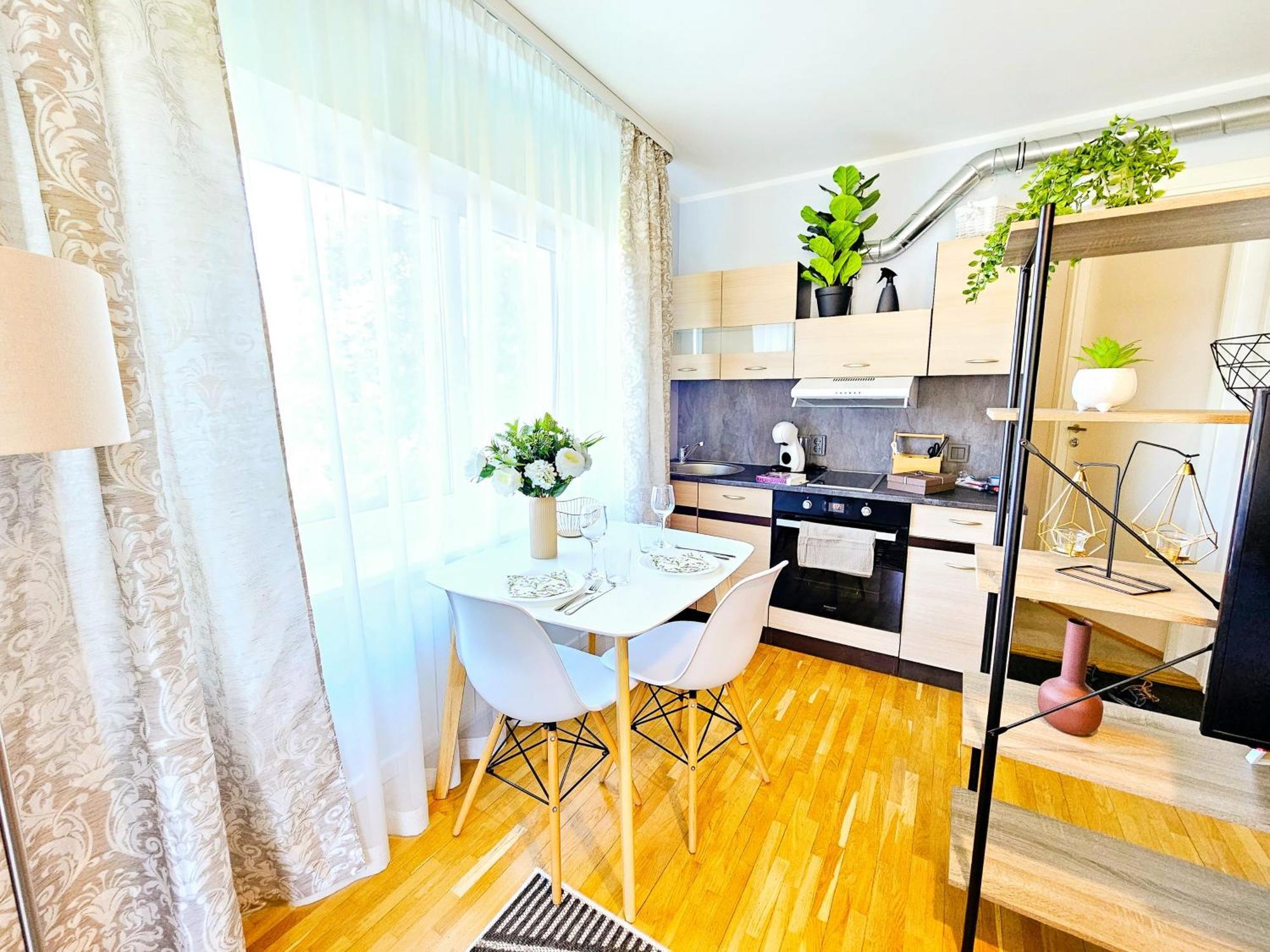 Cofy Rentals - Centrally Located, Quiet District, Air-Conditioning, Free Parking, 24-7 Express Check-In-Out, Close To Sea And Everything You Need For Living! Reval Zimmer foto